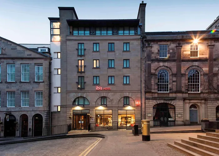 Discover the Perfect Accommodations near Edinburgh Playhouse Map